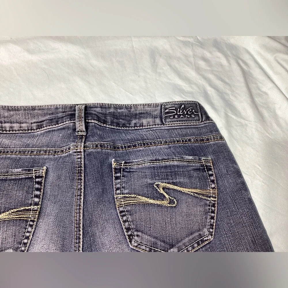Silver Jeans Aiko Bootcut Medium Wash Size 27X31 (US 4) - Picture 8 of 15